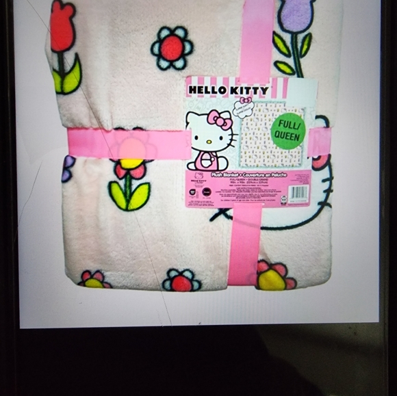 NWT Adorable Spring Hello Kitty Queen comfy blanket🪻🌷🌺 - Picture 7 of 7